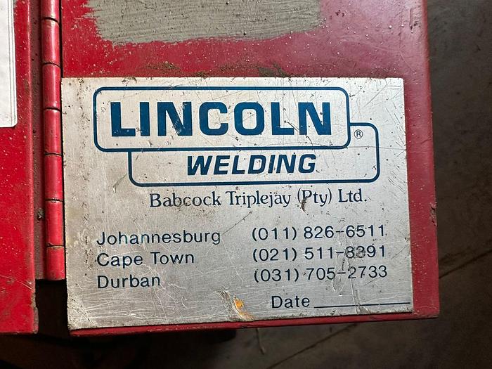 Used LINCOLN LN-7 CO2 WELDER WIRE FEEDER(NOT TESTED)