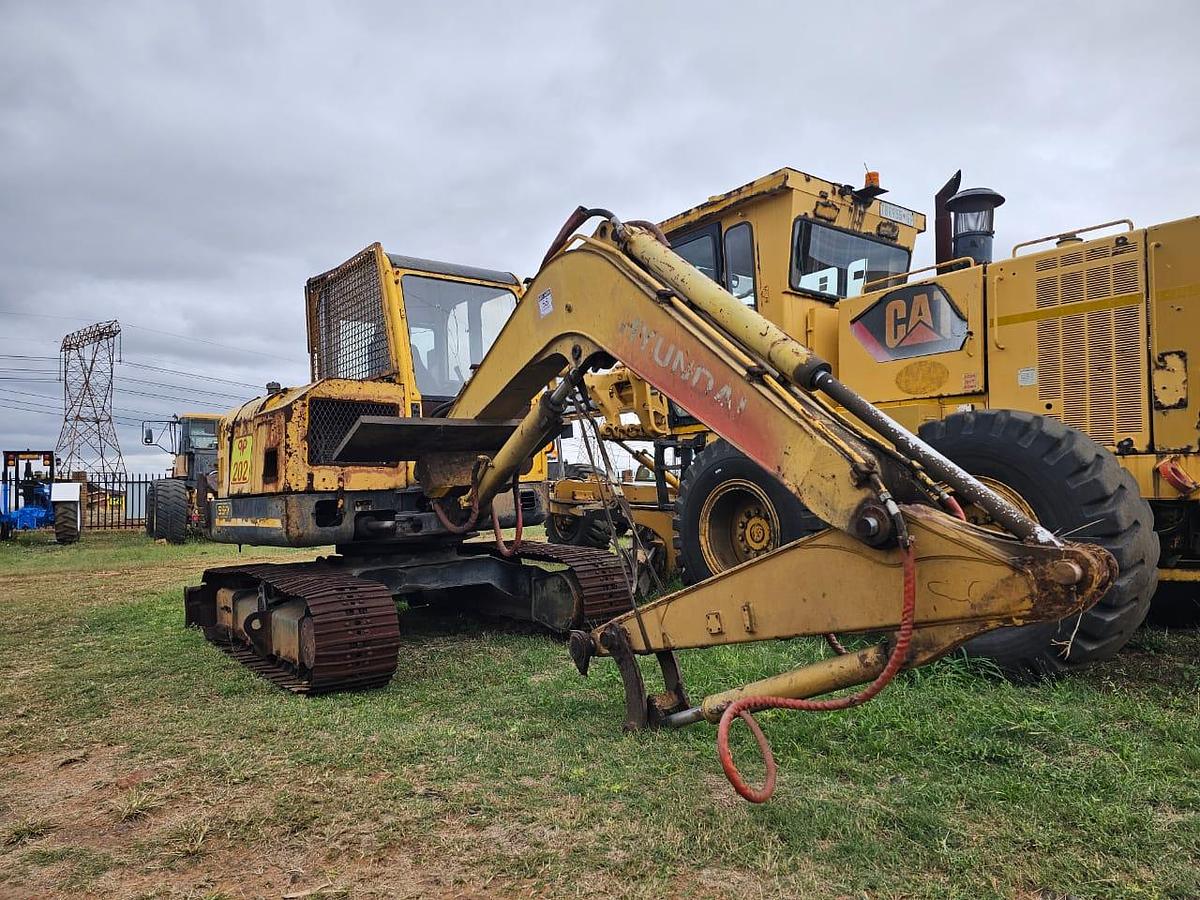 Used HYUNDAI ROBEX 55-7 EXCAVATOR
