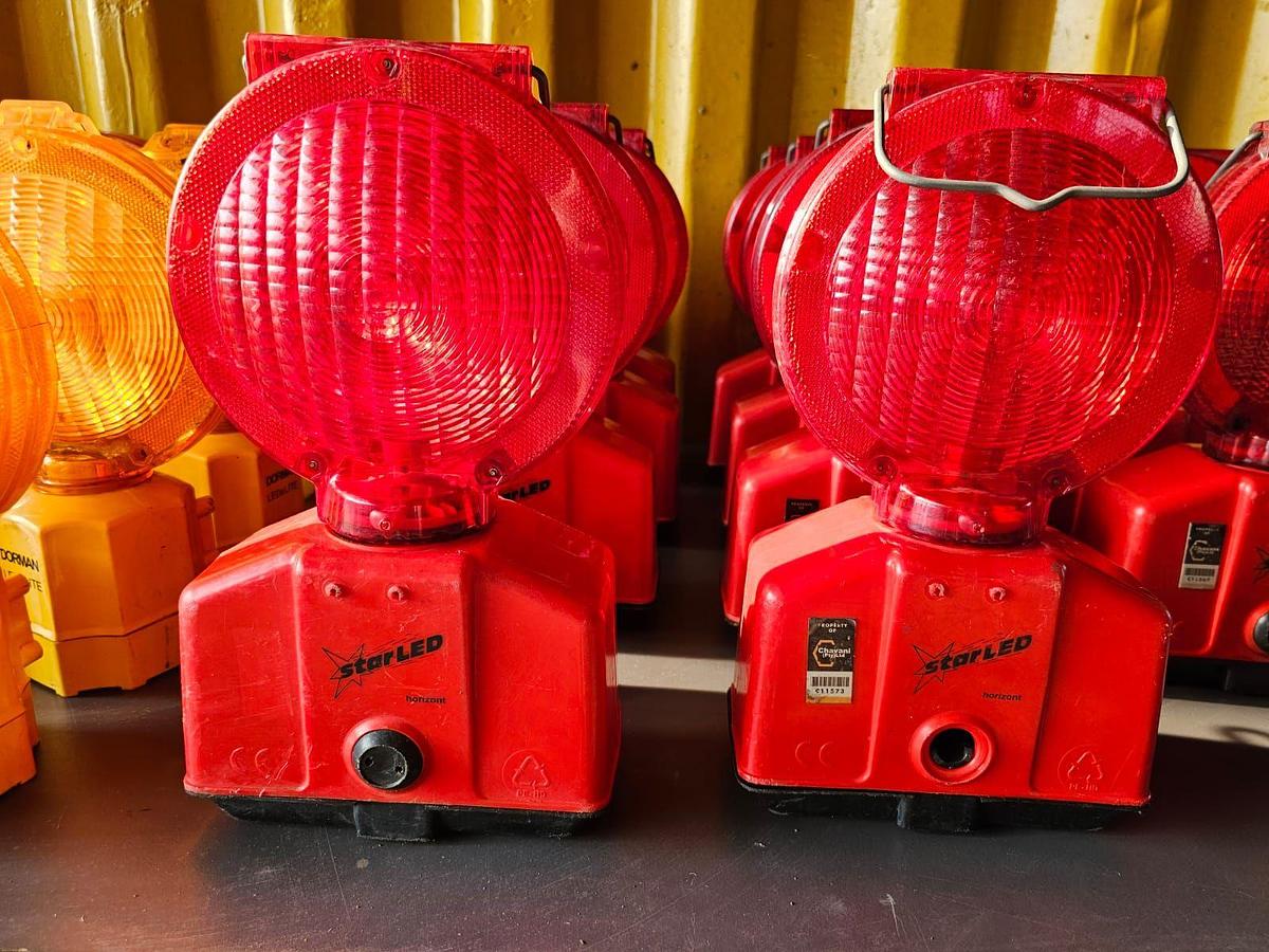 Used ROAD HAZARD WARNING LAMPS/LIGHTS