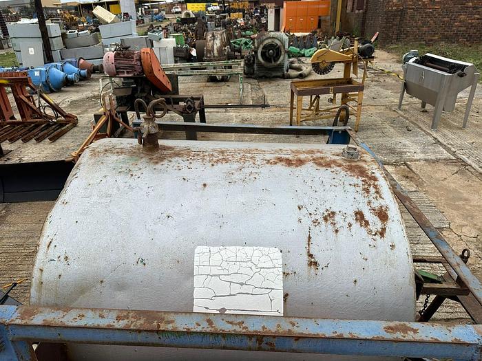 Used TRAILER WITH 1500 LITERS WATER BOWSER