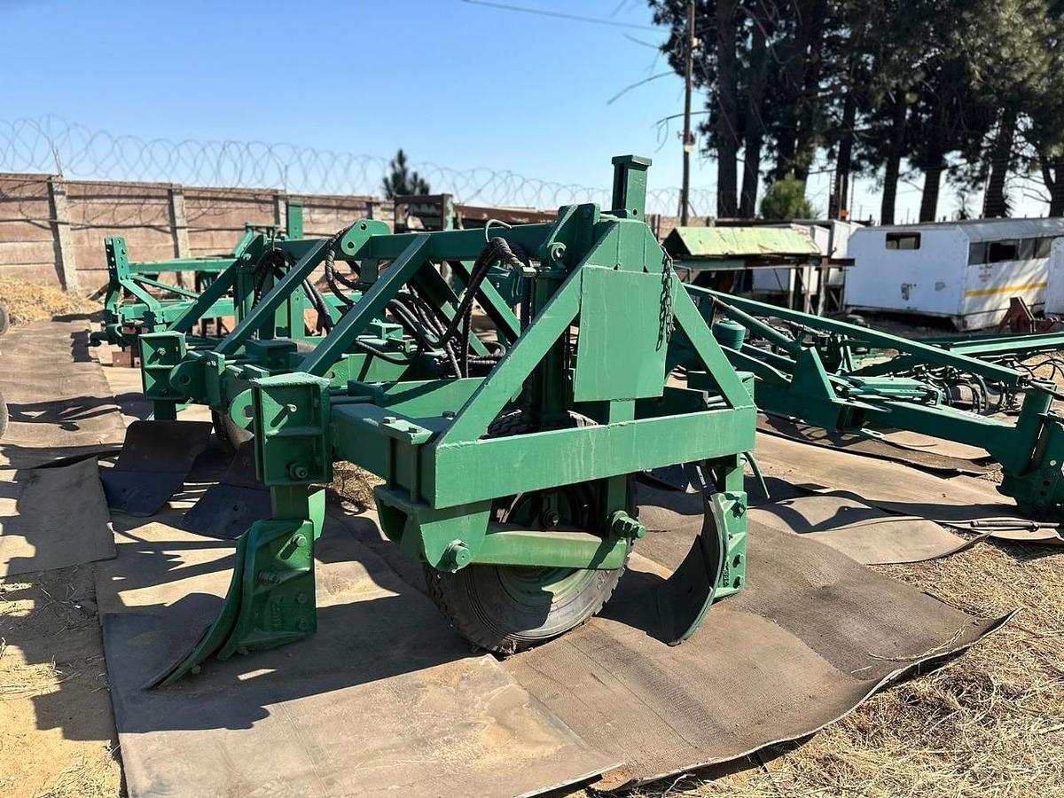 Used HYDRAULIC CONTOUR 8X DISK PLOW