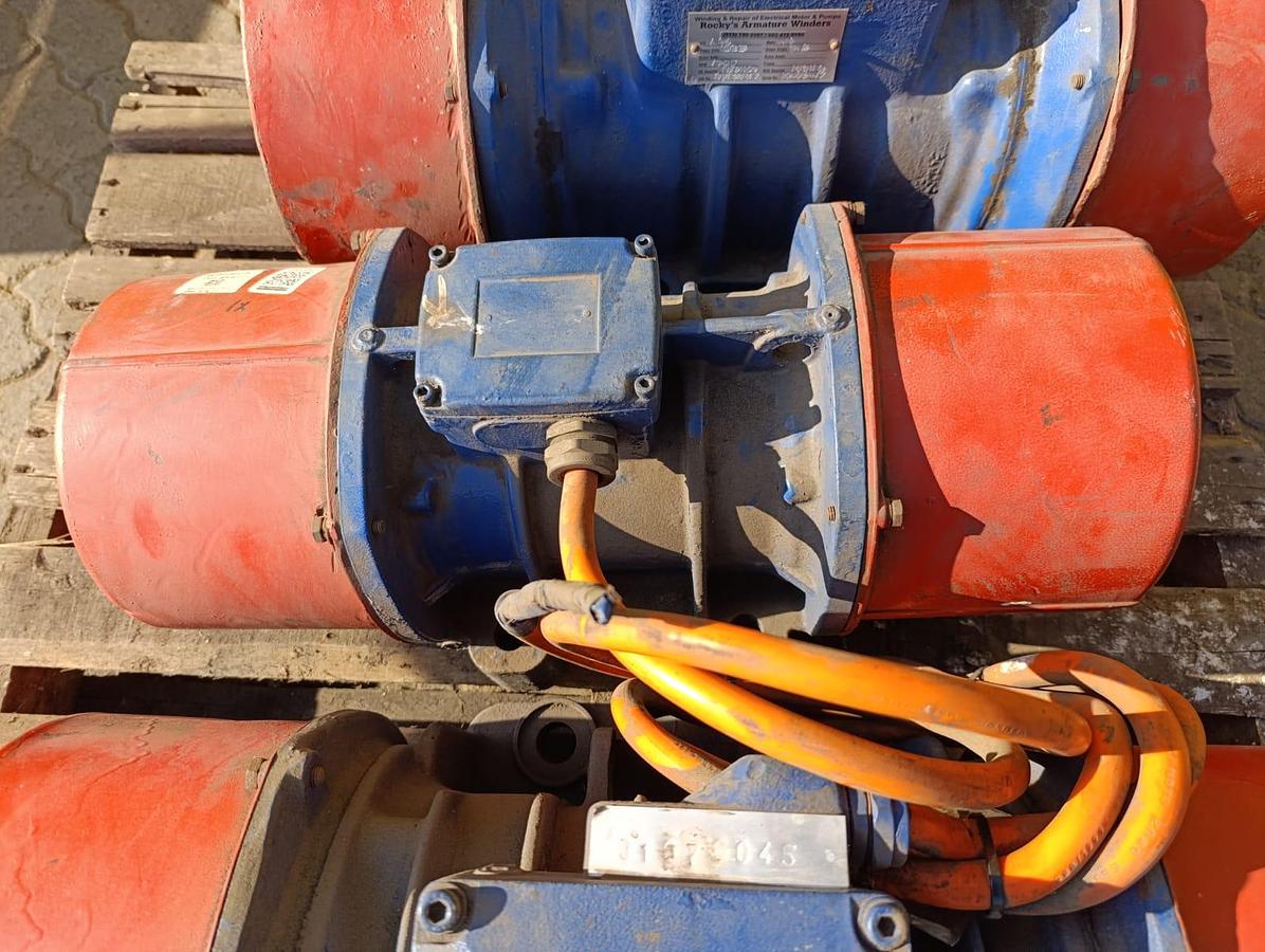 Used VIBRATING MOTOR 1.2KW