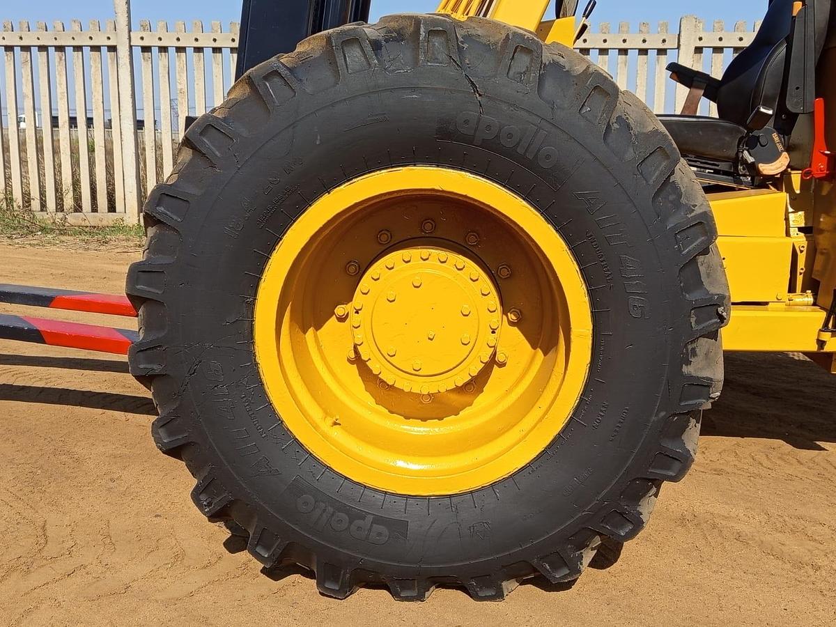 Used BELL 120 SUPER 2.75 TON ROUGH TERRAIN FORKLIFT(USED CONDITION)