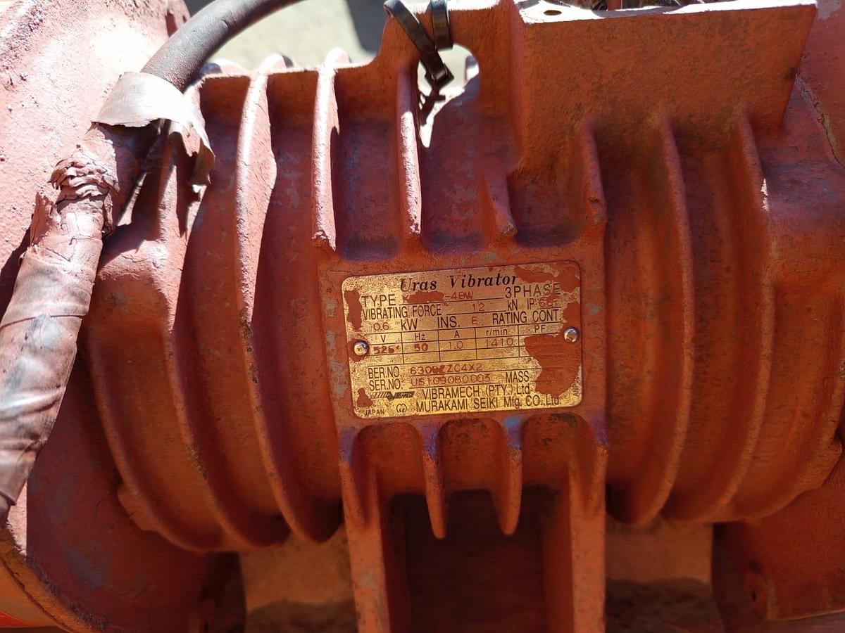 Used VIBRATING MOTOR 0.6KW 