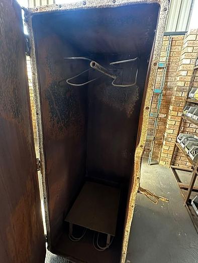 Used ELECTRIC INDUSTRIAL DRYING OVEN FOR LOW TEMPERATURE (NOT TESTED)