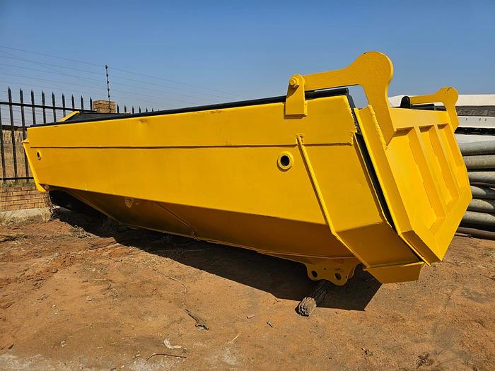 Used CATERPILLAR 730C2 BED