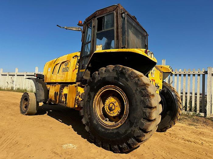 Used BELL TRACTOR (RUNNER)