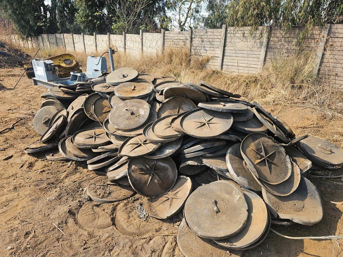 Used RUBBER DUSTBIN LIDS - USED CONDITION