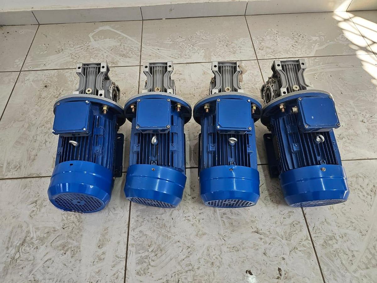 Used 2.2 KW MOTORIZED GEARBOXES
