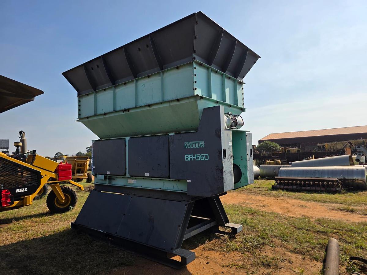 Used PILOT MODULAR BFH560 FEEDING BIN ON SKIDS 500MM CONVEYOR 3.5M