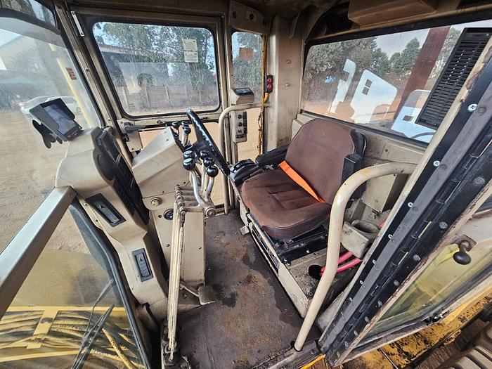 Used CATERPILLAR 140H GRADER (RUNNER)