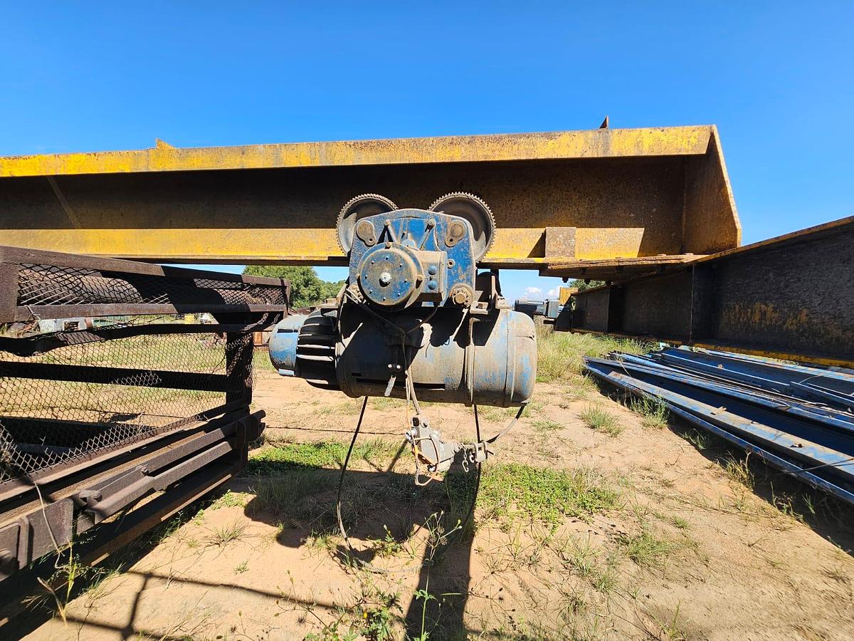 Used 5 TON OVERHEAD CRANE WITH REMOTE 2 X ELECTRIC 7.5 KW ELECTRIC MOTORS AND GEARBOX REMOTE GENERAL INFORMATION S