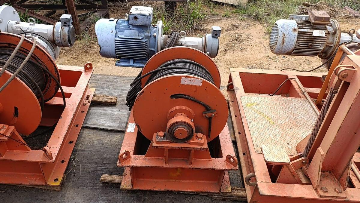 Used 11 KW SINGLE DRUM WINCH WITH MOTORIZED GEARBOX(USED)