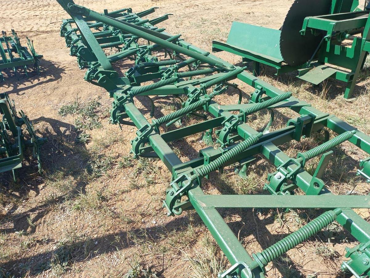 Used CHIESEL PLOUGH