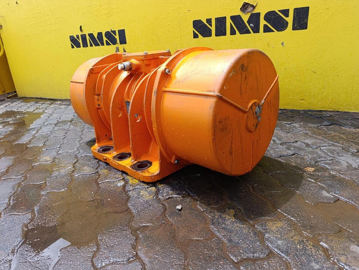 Used 7.5KW VIBRATING MOTOR (USED)