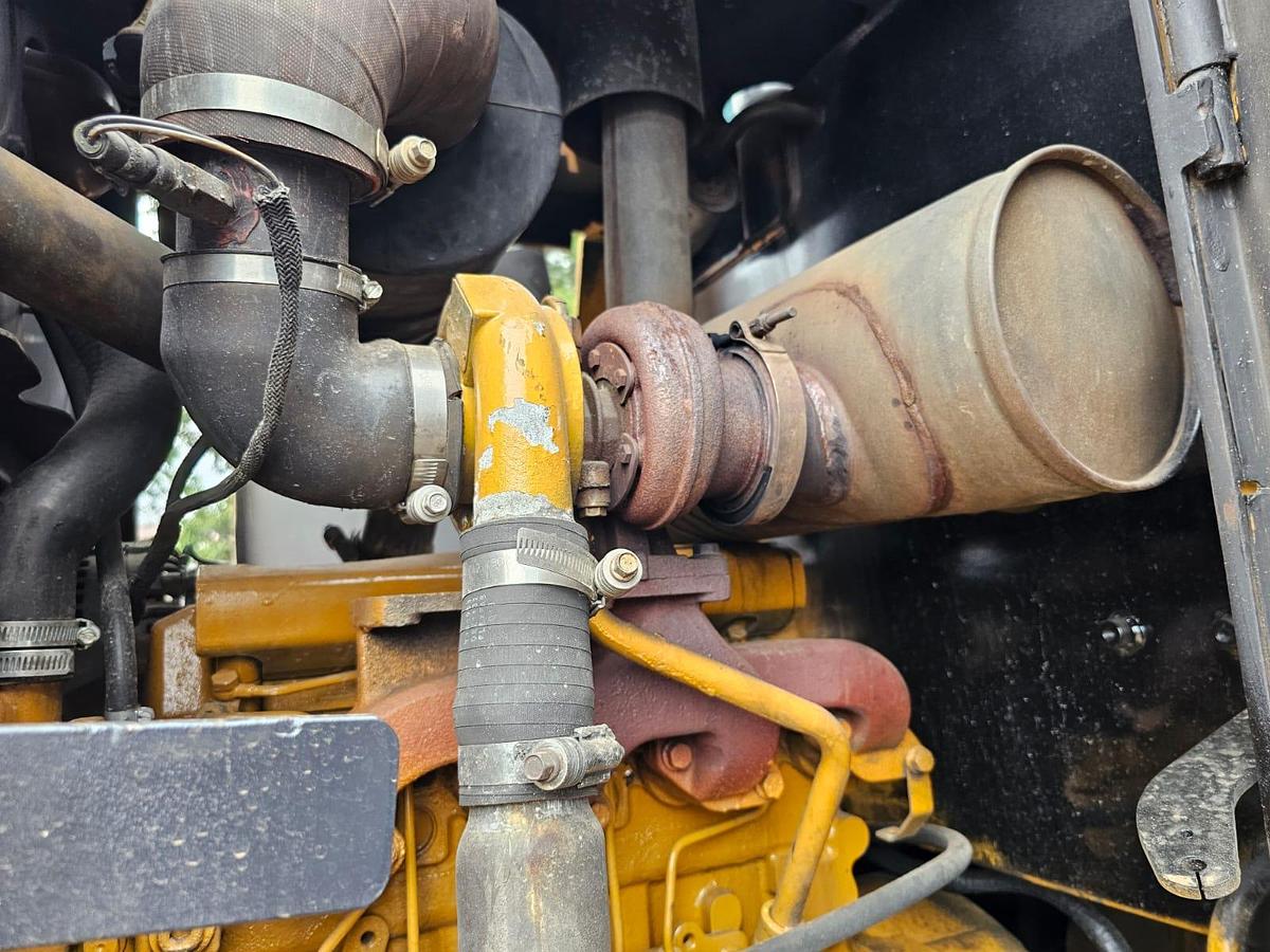 Used BELL L1204E FRONT END LOADER (USED)