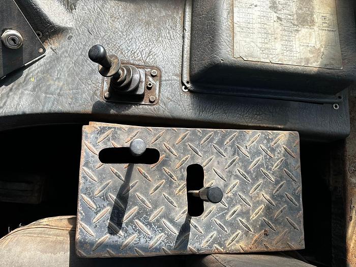 Used BELL TRACTOR (RUNNER)