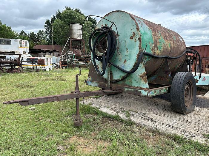 Used 1900 LITRE HEAVY DUTY OFF ROAD WATER TANKER TRAILER