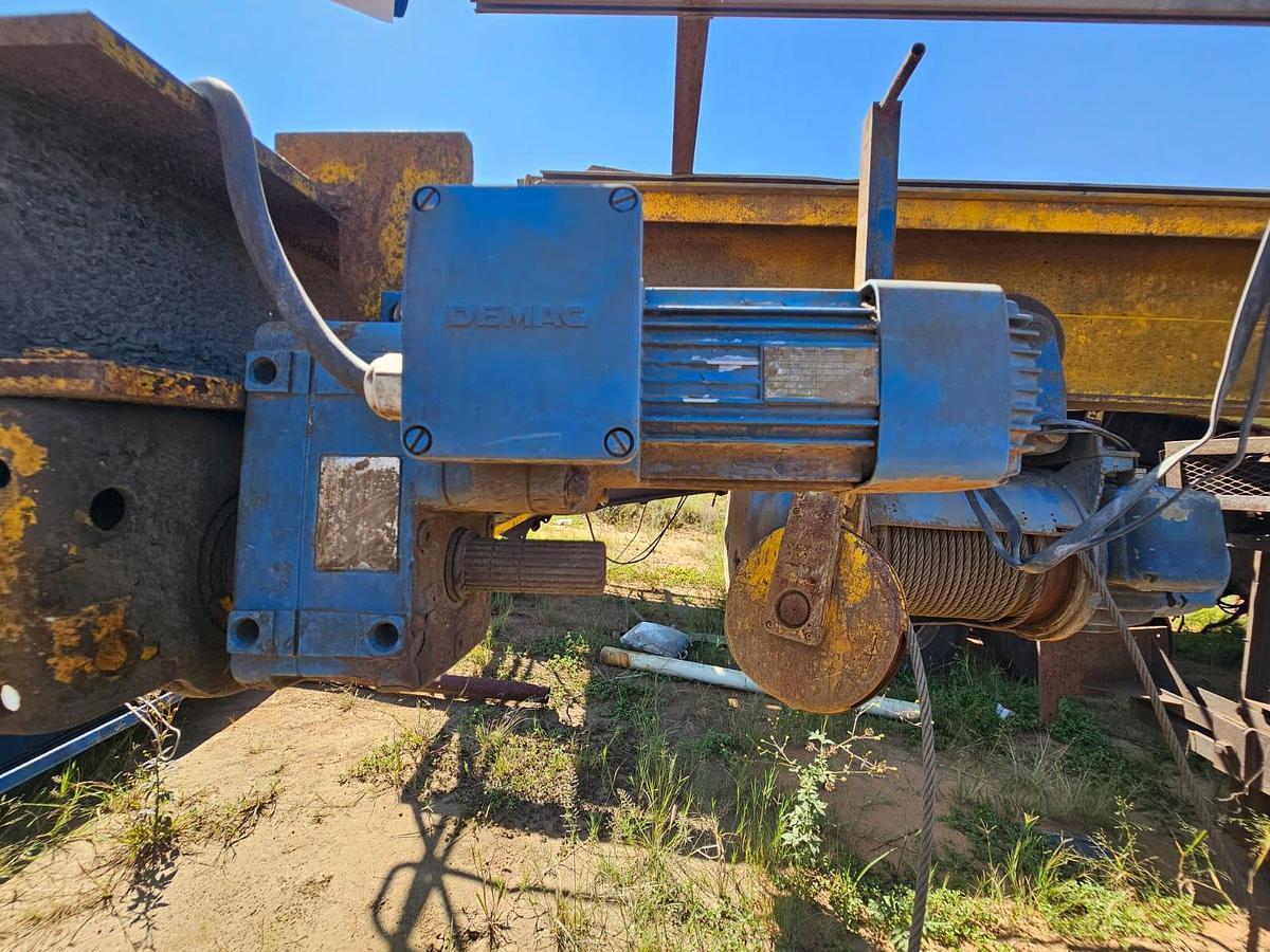 Used 5 TON OVERHEAD CRANE WITH REMOTE 2 X ELECTRIC 7.5 KW ELECTRIC MOTORS AND GEARBOX REMOTE GENERAL INFORMATION S