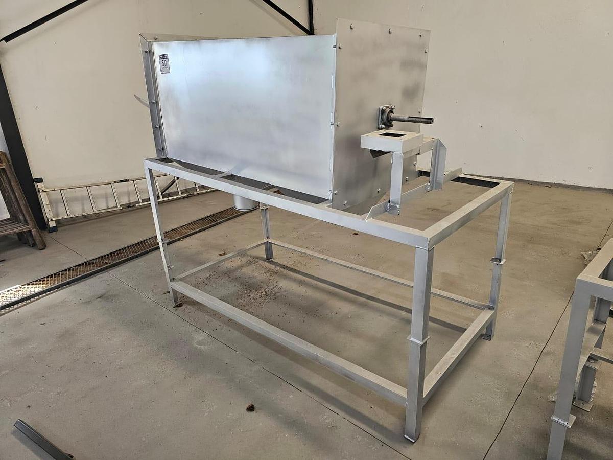 Used SS304 STAINLESS STEEL GRAINING SIFTING MACHINE UNIT