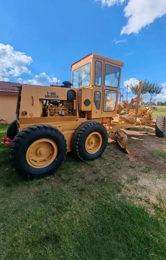 Used T505 DRESSER GRADER