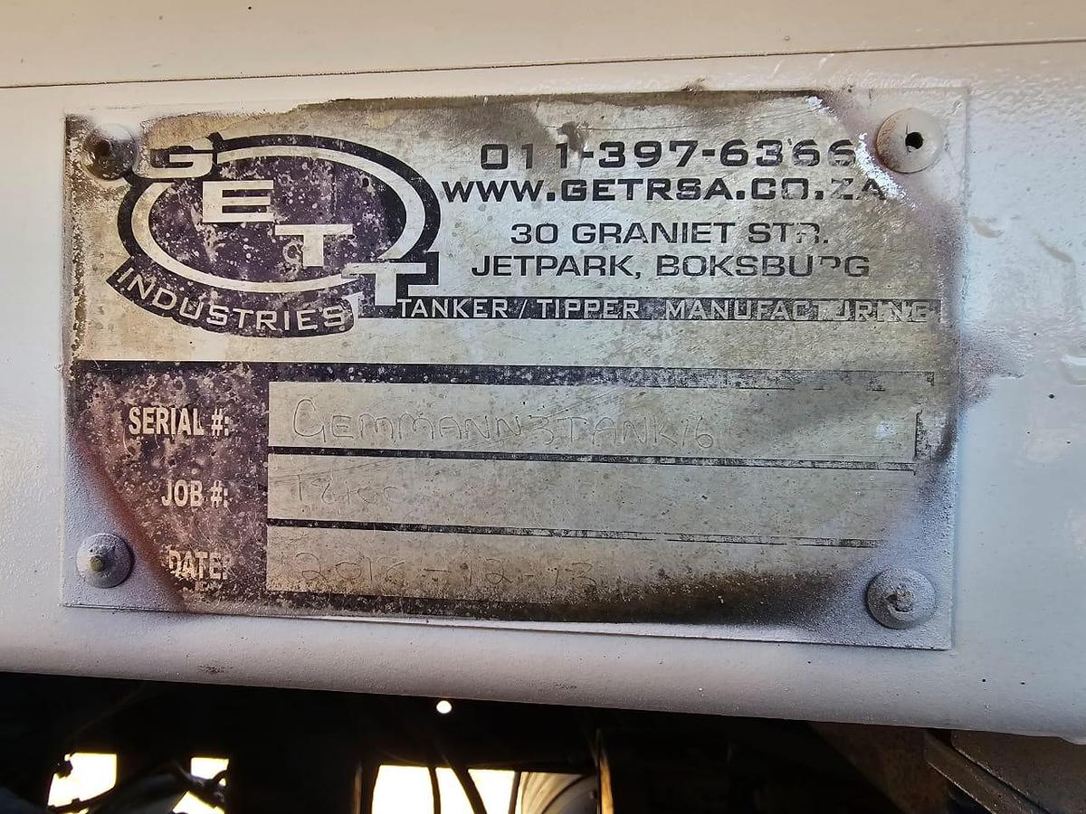 Used 18 000 LITRE WATER TRUCK