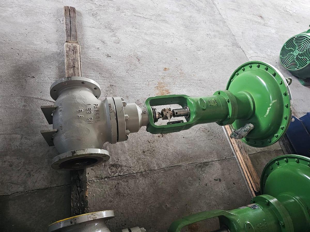 Used VEGA CONTROL VALVE 1-6940