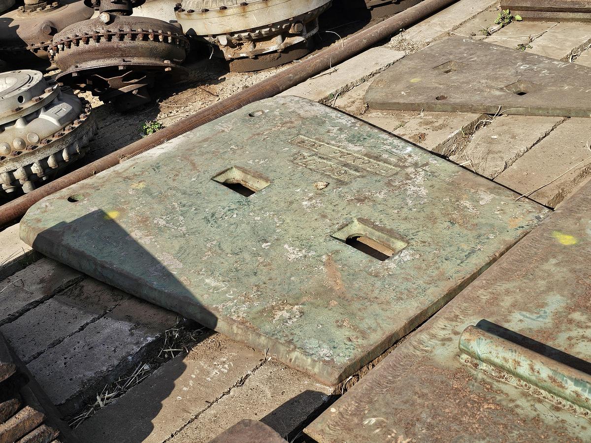 Used CRUSHER PLATES