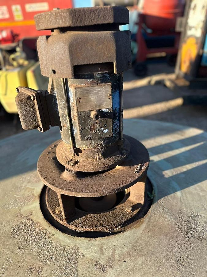 Used AERATOR WASTEWATER POND SOLUTION (NOT TESTED)