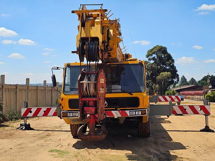 Used KRUPP KMK 5120 ALL TERRAIN 120 TON CRANE (RUNNER)