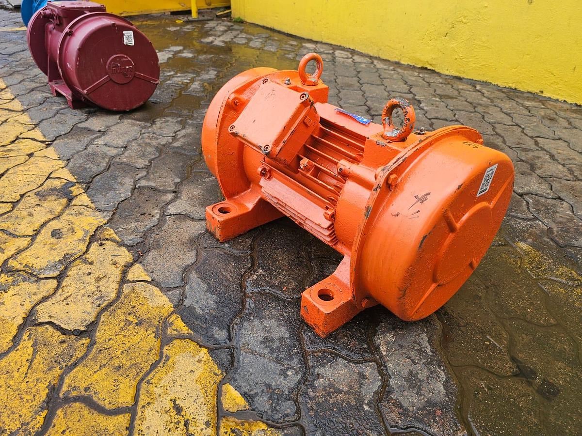 Used 1.5KW VIBRATING MOTOR(USED)