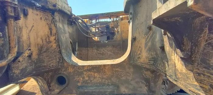 Used KOMATSU 475A DOZER WITH ENGINE, RIPPER AND BLADE (PARTIALLY STRIPPED