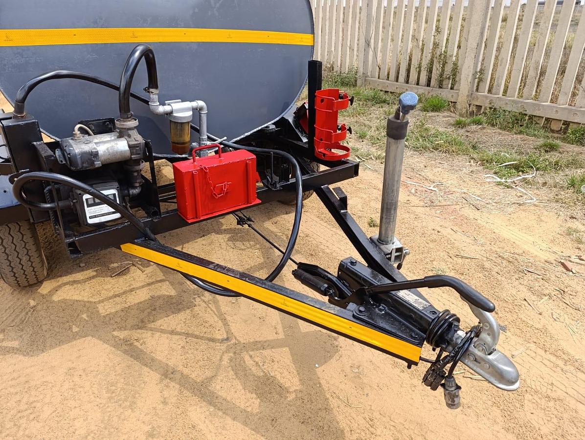 Used HEAVY DUTY 2500 LITRE DIESEL BOWSER TRAILER WITH PUMP & METER- USED CONDITION