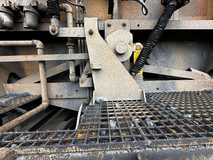 Used RDS BOTTOM SIDE DISCHARGE HOPPER