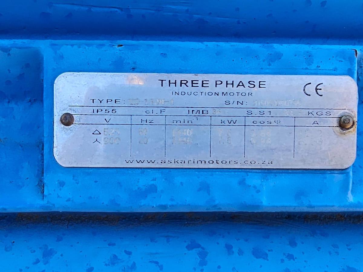 Used 1200 CONVEYOR BELT STRUCTURE ON SKIDS WITH 7.5 KW ELECTRIC MOTOR AND 1.18.96 RATIO GEARBOX 