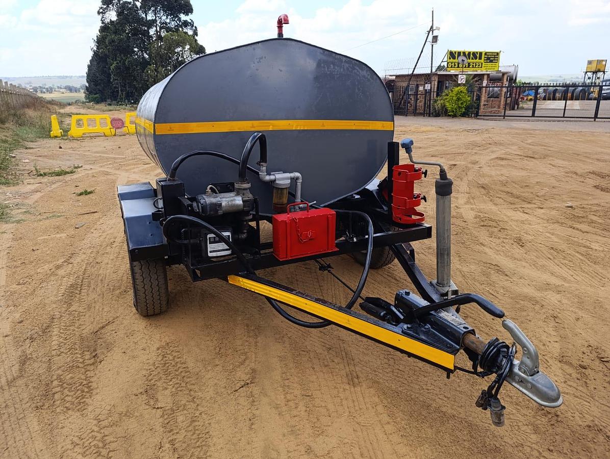 Used HEAVY DUTY 2500 LITRE DIESEL BOWSER TRAILER WITH PUMP & METER- USED CONDITION