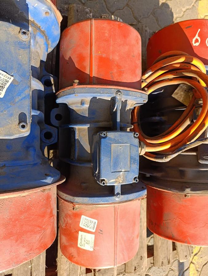 Used VIBRATING MOTOR 1.2KW