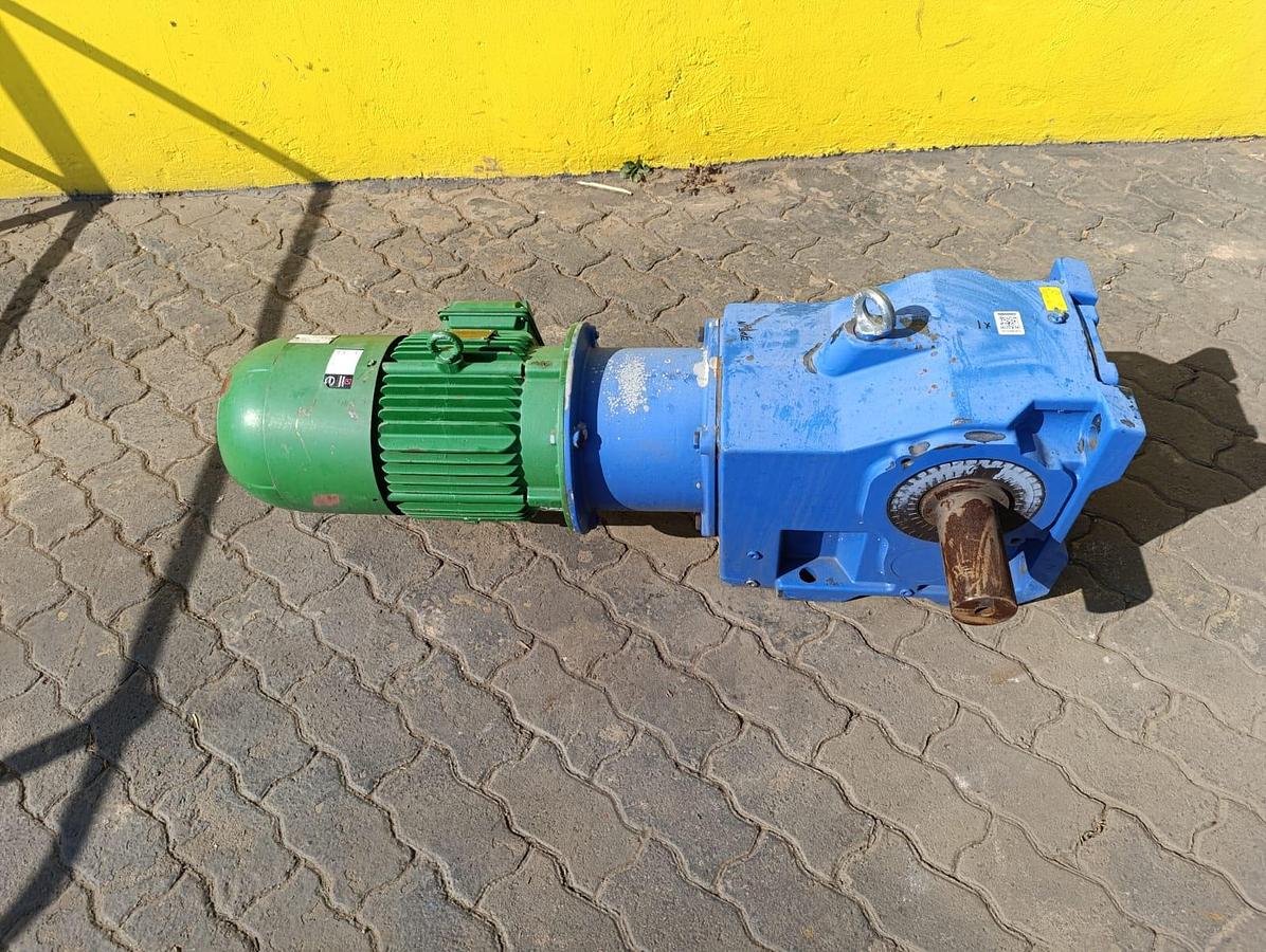 Used BMG GEARBOX WITH ELECTRIC MOTOR 5.5KW