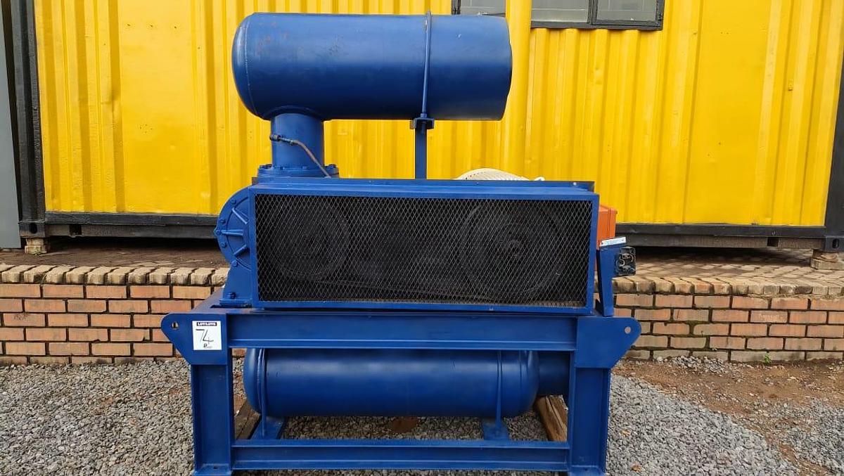 Used UNIVERSAL SAL BLOWER