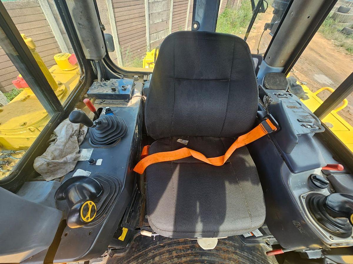 Used KOMATSU D155AX TRACKED DOZER - OPERATIONAL