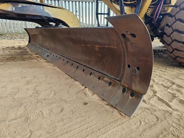Used CATERPILLAR 140H GRADER (RUNNER)