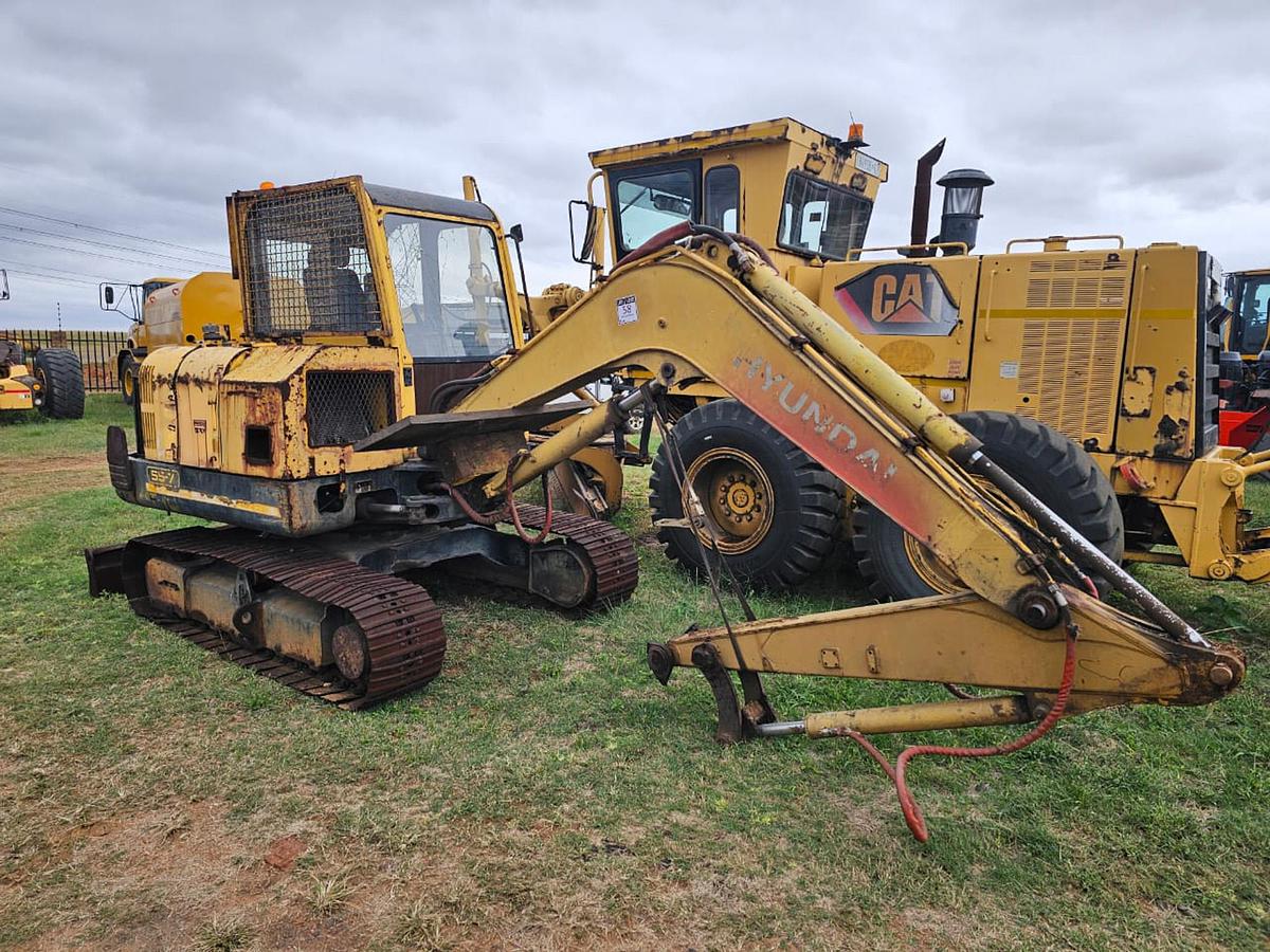 Used HYUNDAI ROBEX 55-7 EXCAVATOR