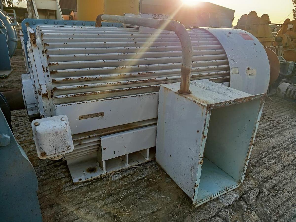 Used 220 KW INDUCTION MOTOR - USED CONDITION