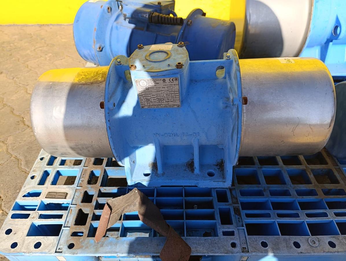 Used VIBRATING MOTOR 1.3KW
