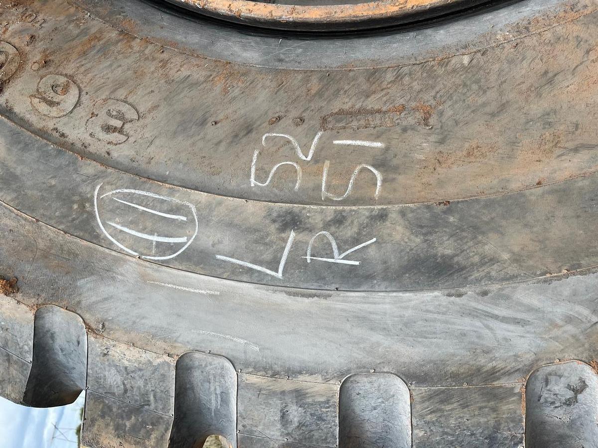 Used MIXED BRIDGESTONE EARTHMOVING TYRES - USED CONDITION