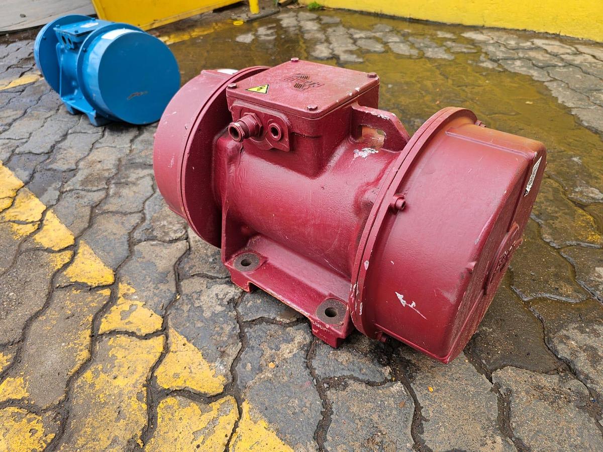 Used VIBRATING MOTOR (USED)