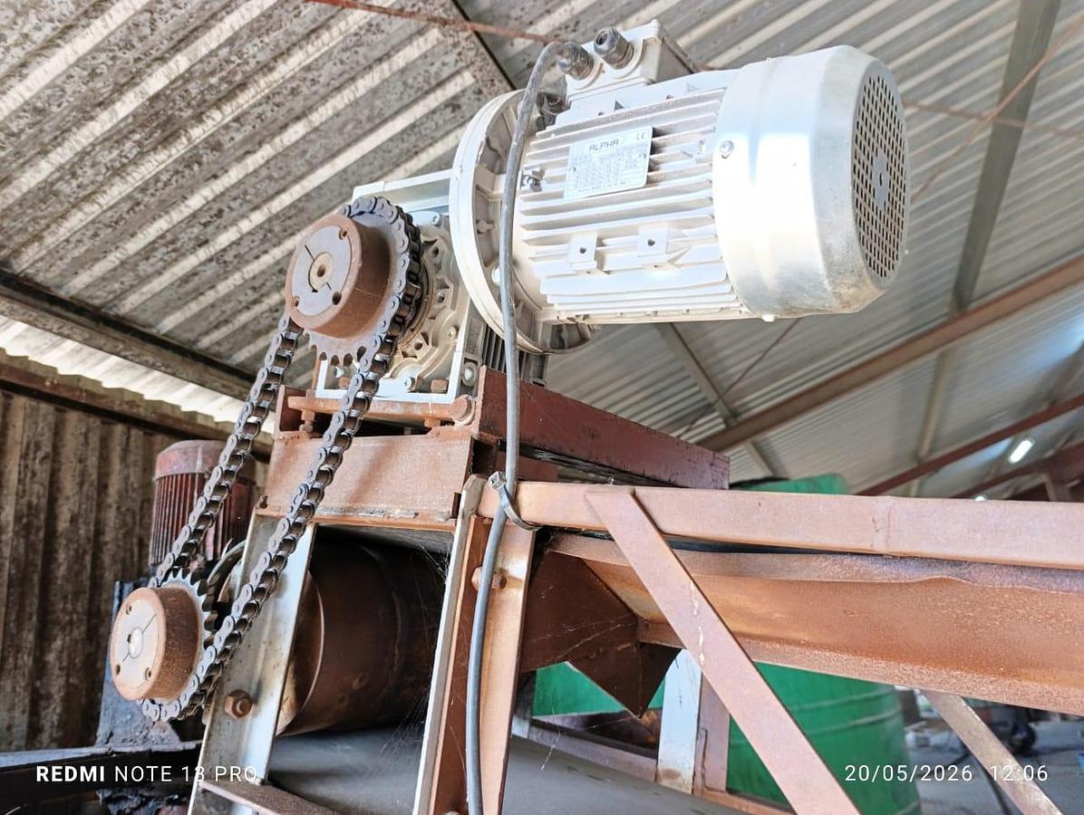 Used 5500L MIXING TANK, AGITATOR WITH 8 METER CONEYOR STRUCTURE
