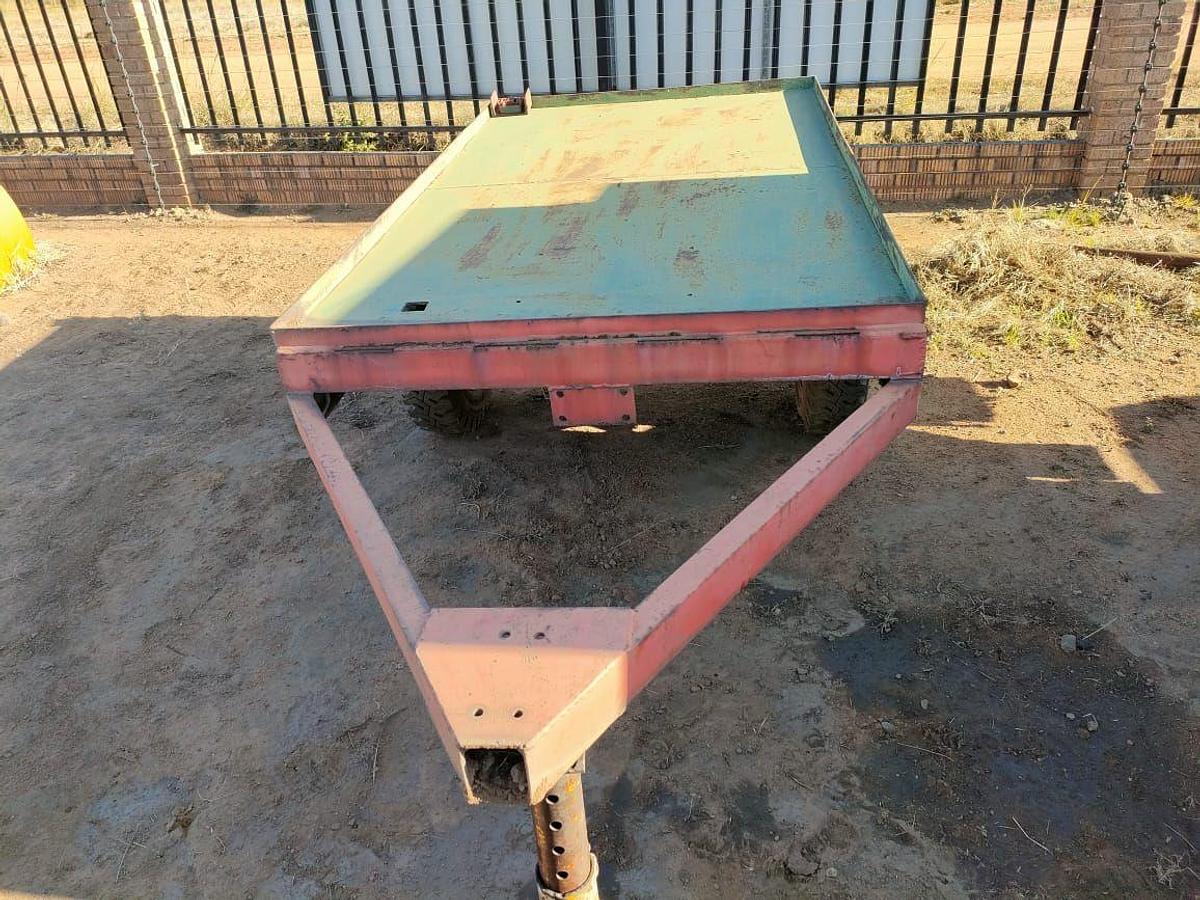 Used FLATBED TRAILER