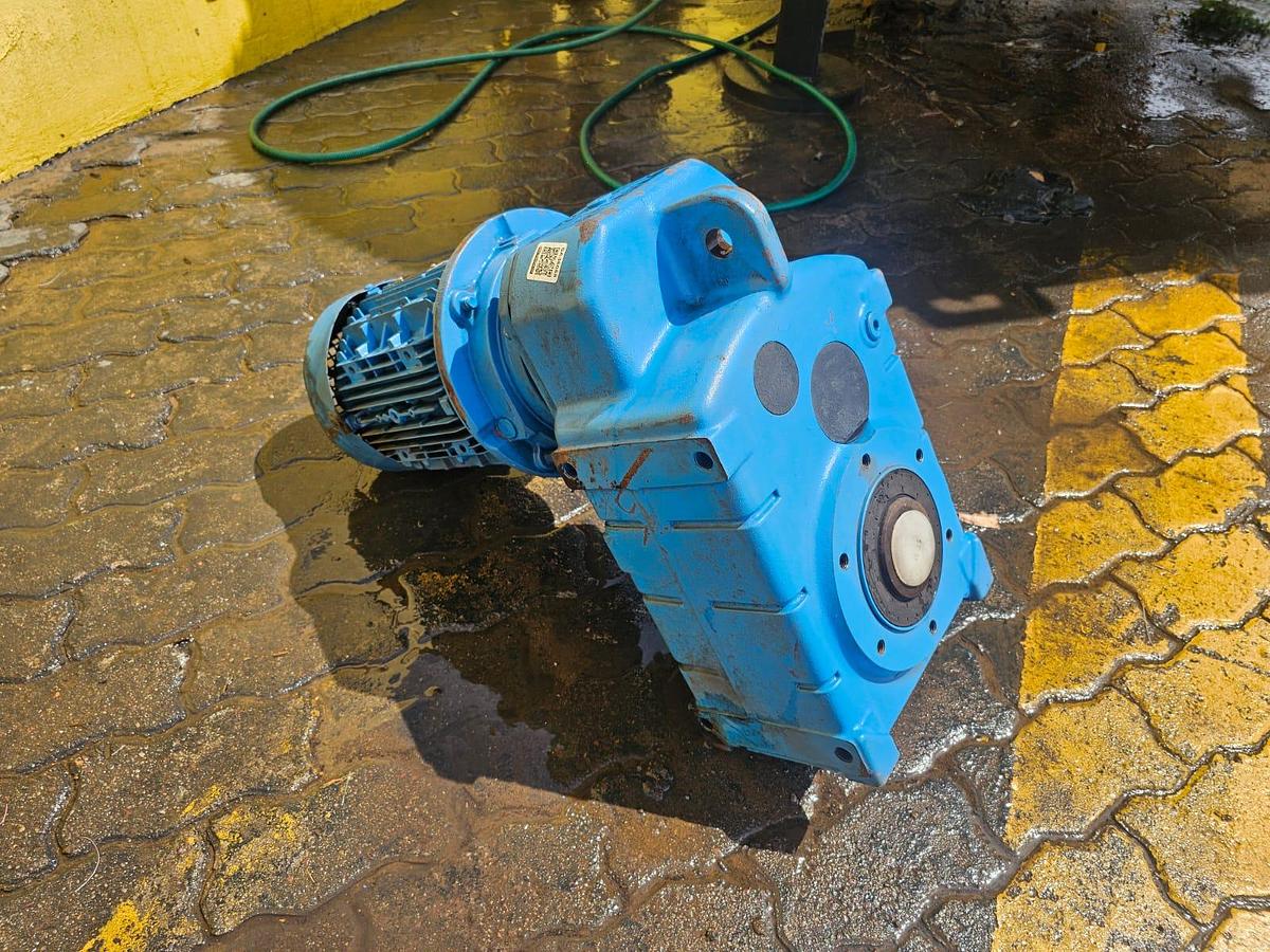 Used 4KW MOTORIZED GEARBOX (USED)