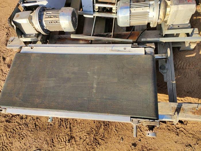 Used 1 X 100 M PACKING LINE ROLLER CONVEYOR STRUCTURE COMPLETE WITH DRIVES UNIT (TESTED)